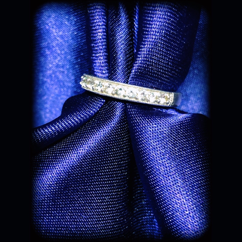 ❄️❄️Stainless Steel 925 Crystal studded band